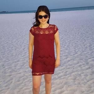 Meet your Posher, Hilary